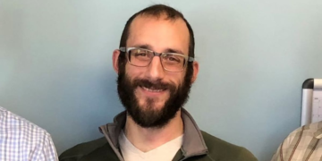 Quién era Alex Pretti, el hombre de 37 años asesinado por agentes federales en Estados Unidos