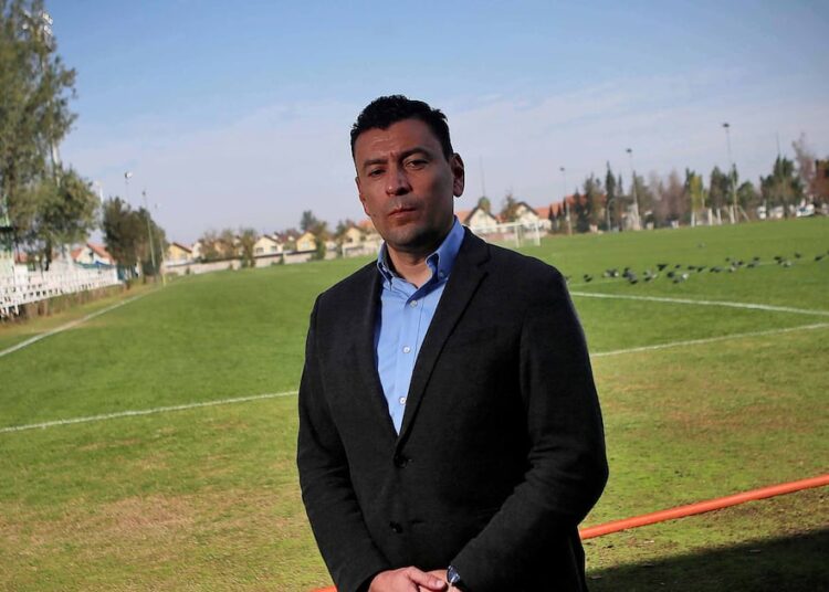 Roberto Tobar defiende a los árbitros a horas de reconocer error en el último Superclásico: “A veces afecta la presión”