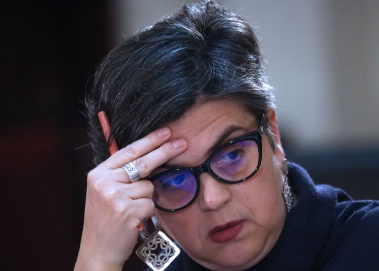 Senadora Pascual (PC) se muestra a favor de que la ministra Aguilera renuncie si es que “hay antecedentes que lo ameriten”