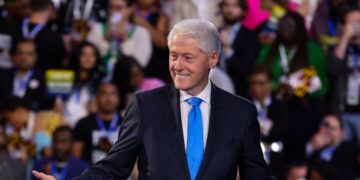 Bill Clinton pide una audiencia pública para su testimonio en la investigación sobre Epstein