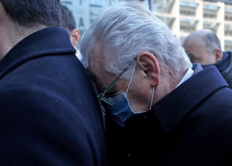 Los flancos legales que el expresidente de Clínica Las Condes, Alejandro Gil, espera cerrar en abril