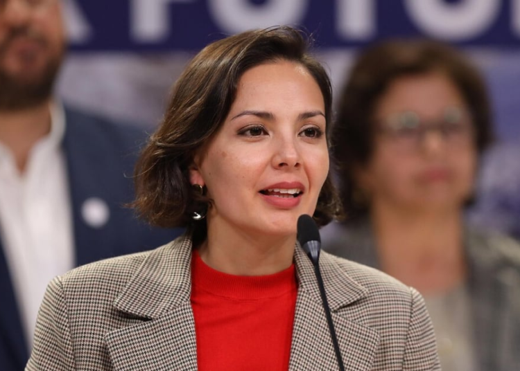 Ministra Arredondo descarta “fraude masivo” de usuarios del Pase Cultural y aclara financiamiento al Excéntrico Fest