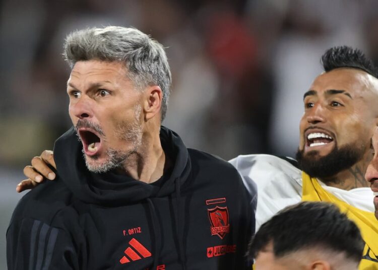 La satisfacción de Fernando Ortiz tras otra victoria sobre la hora de Colo Colo: “Siempre fuimos a buscar el partido”