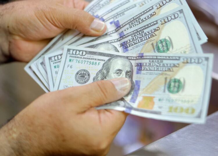 Número de cuentas corrientes en dólares cierran el 2025 sobre el millón, pero saldos caen drásticamente