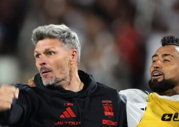 Fernando Ortiz apunta a las condiciones de Claudio Aquino en Colo Colo: “Si todos esperan ver al de Vélez, no va a estar”