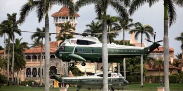 Qué se sabe de la persona armada que intentó entrar a la residencia de Trump en Florida