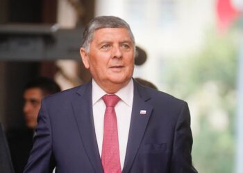 Alvarado acusa falta de transparencia de La Moneda por cable submarino chino y afirma que Kast definirá el futuro del proyecto cuando asuma