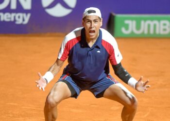 Alejandro Tabilo barre con Emilio Nava y se instala en segunda ronda del ATP de Río de Janeiro