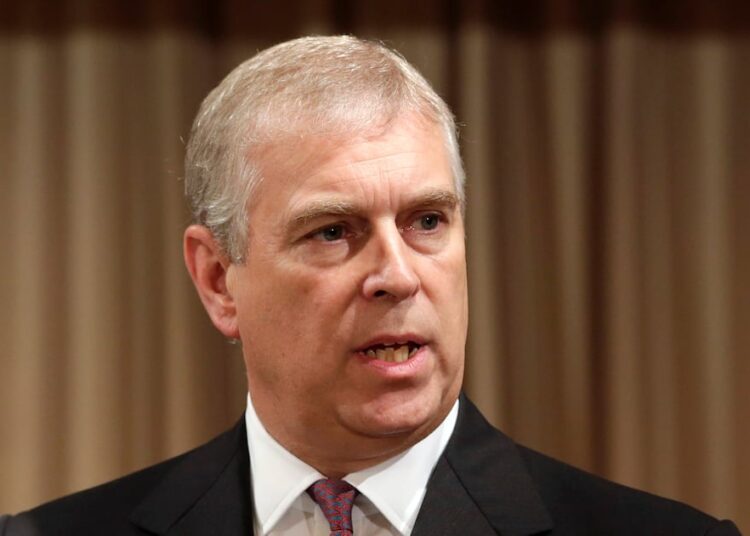 Detienen al expríncipe Andrés por “sospechas de mala conducta en un cargo público”