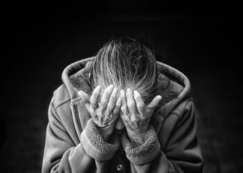 Las 5 enfermedades fuera del cerebro que provocan uno de cada tres casos de demencia