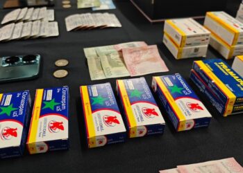 Medicamentos en mall chino – La Tercera