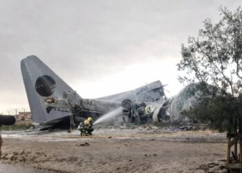 Bolivia decreta tres días de duelo nacional tras tragedia aérea en El Alto que deja al menos 22 muertos