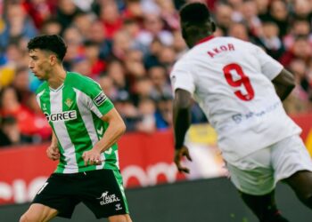 En vivo: el Betis de Pellegrini y el Sevilla de Suazo y Sánchez se enfrentan en un nuevo derbi