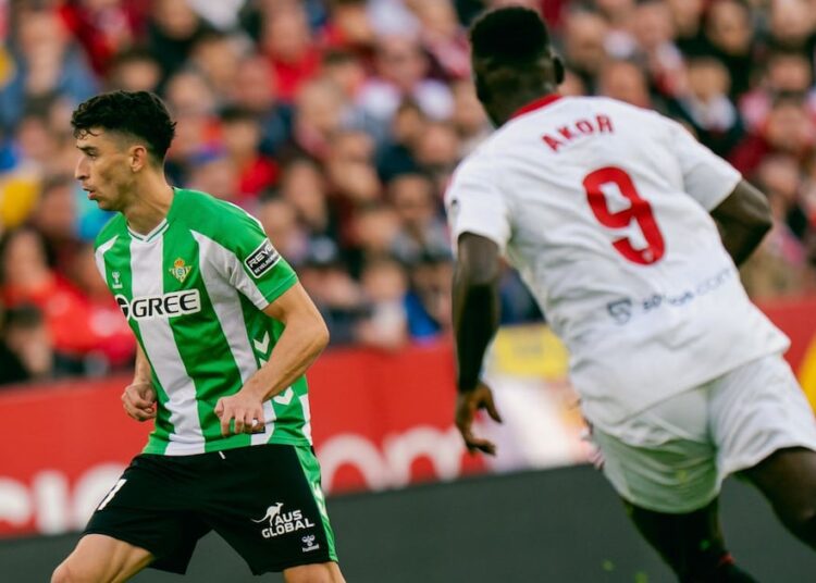 En vivo: el Betis de Pellegrini y el Sevilla de Suazo y Sánchez se enfrentan en un nuevo derbi