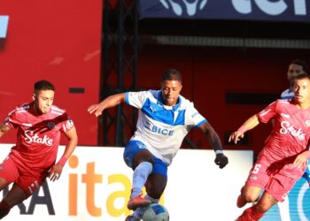 En vivo: Universidad Católica visita a Ñublense en el estadio Nelson Oyarzún por la Liga de Primera