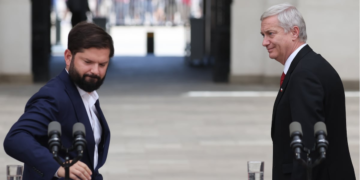 Oficialismo tilda a Kast de “irresponsable” y “activista de la oposición” tras quiebre en reunión con Boric