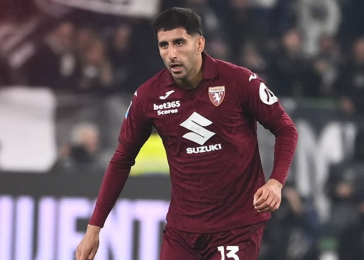 Nuevo DT de Torino explica la suplencia de Guillermo Maripán mientras el defensa negocia extensión de su contrato