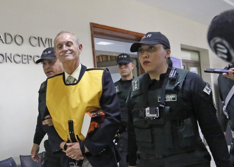 Cadem: 77% rechaza que condenados por violaciones a los derechos humanos puedan cumplir penas en arresto domiciliario