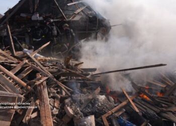 Un ataque ruso en el este de Ucrania deja una mujer muerta y dos heridos, incluido un niño