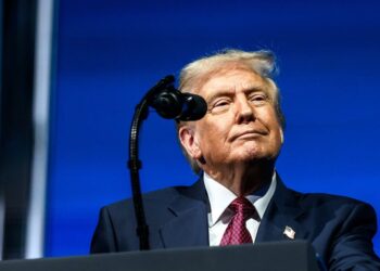 Trump enfrenta cuestionamientos por falta de avances y giros en su discurso luego de tres semanas de conflicto en Medio Oriente