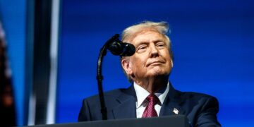 Trump enfrenta cuestionamientos por falta de avances y giros en su discurso luego de tres semanas de conflicto en Medio Oriente