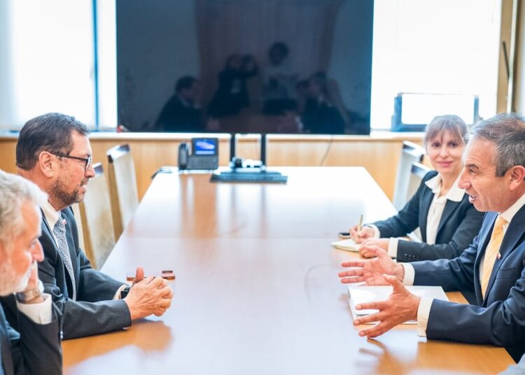 Canciller Pérez Mackenna se reúne con comisionado Soto para coordinar plan Escudo Fronterizo contra la inmigración irregular