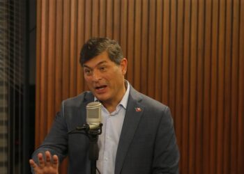 “El bencinazo”: Parisi reaparece y critica alza del combustible asegurando que es una “muy mala señal”