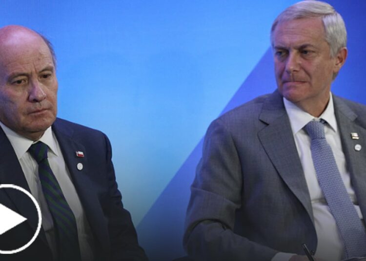 Presidente Kast responde a las críticas por histórica alza de combustibles