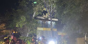 Incendio en hogar de ancianos de Providencia deja un fallecido y cinco heridos