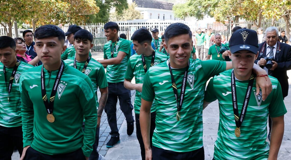 El conflicto que enfrenta a la dirigencia de Santiago Wanderers con el plantel campeón de la Copa Libertadores Sub 20