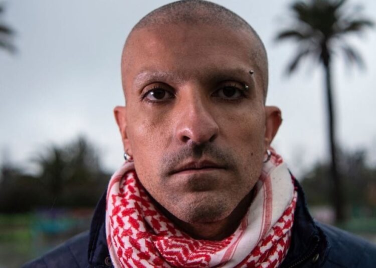 Dan de alta a Rodrigo Rojas Vade tras dos semanas de ser encontrado inconsciente