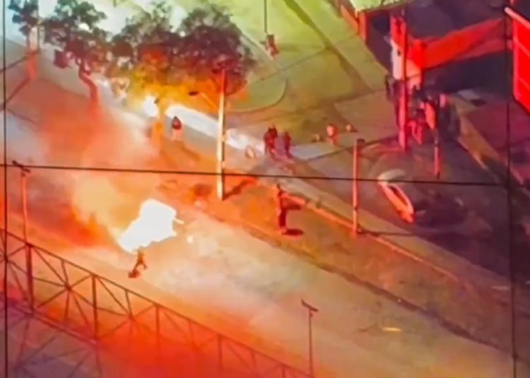 Día del Joven Combatiente: Reportan barricadas en cercanías de comisaría en San Bernardo