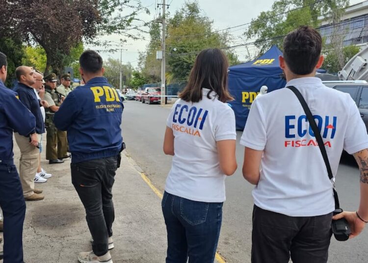 El macabro hallazgo del cadáver de una mujer frente al domicilio de la alcaldesa de Quinta Normal
