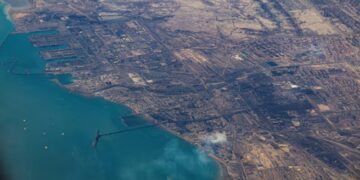 La Guardia Revolucionaria afirma que Irán tiene “control total” del estrecho de Ormuz