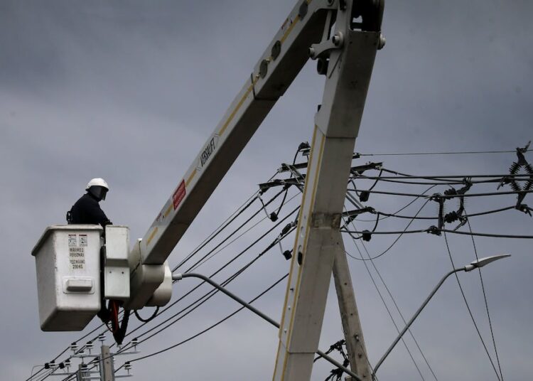 Las 9 comunas de la RM con corte de luz programado para este jueves