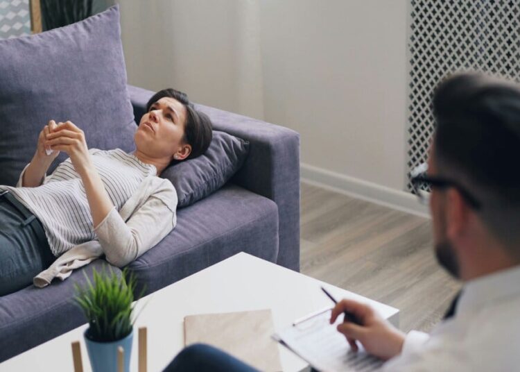 Soy psicólogo y estas son las 5 formas de manipulación que debes reconocer en una relación